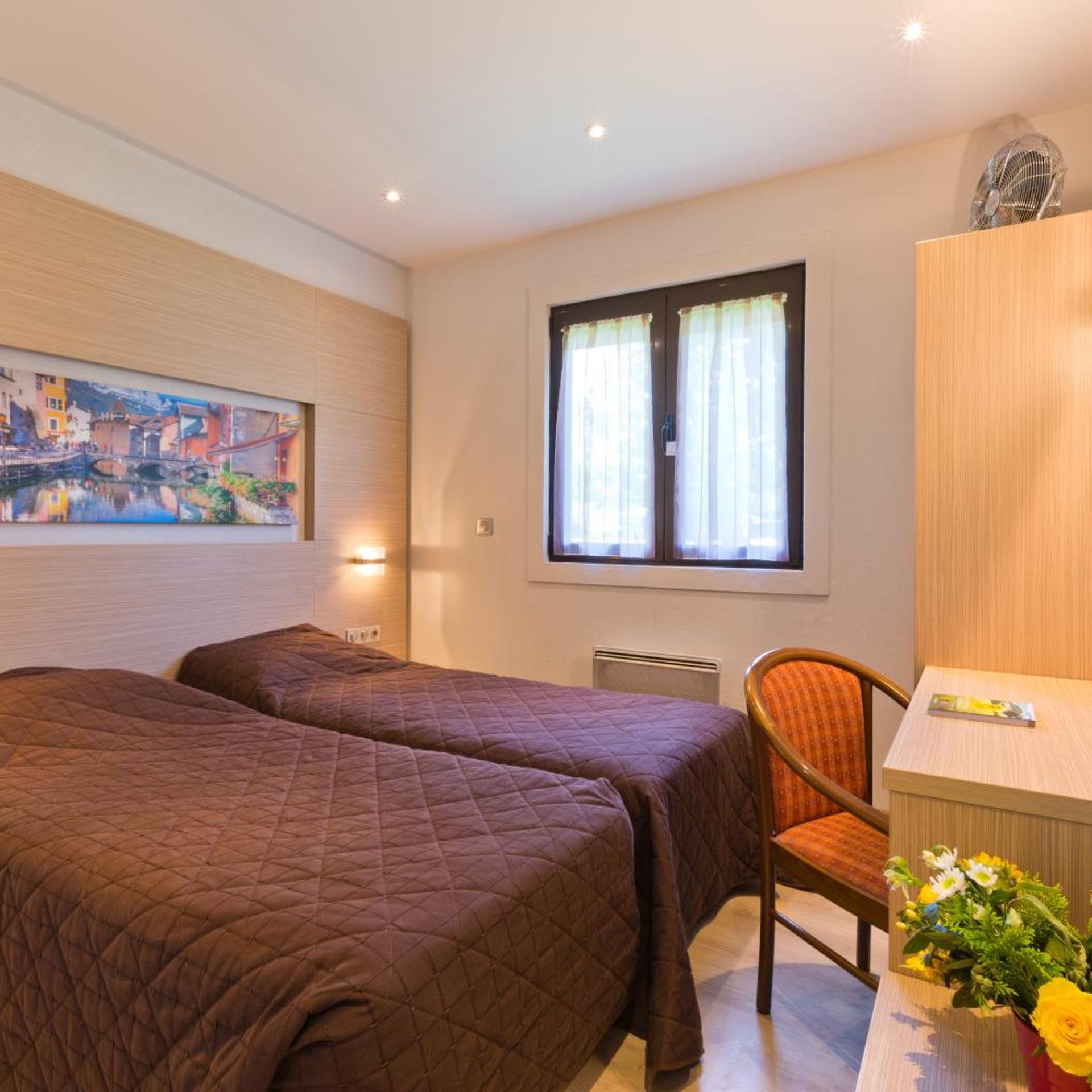 غرفة عائلية، Logis Albhotel Grill 5/9