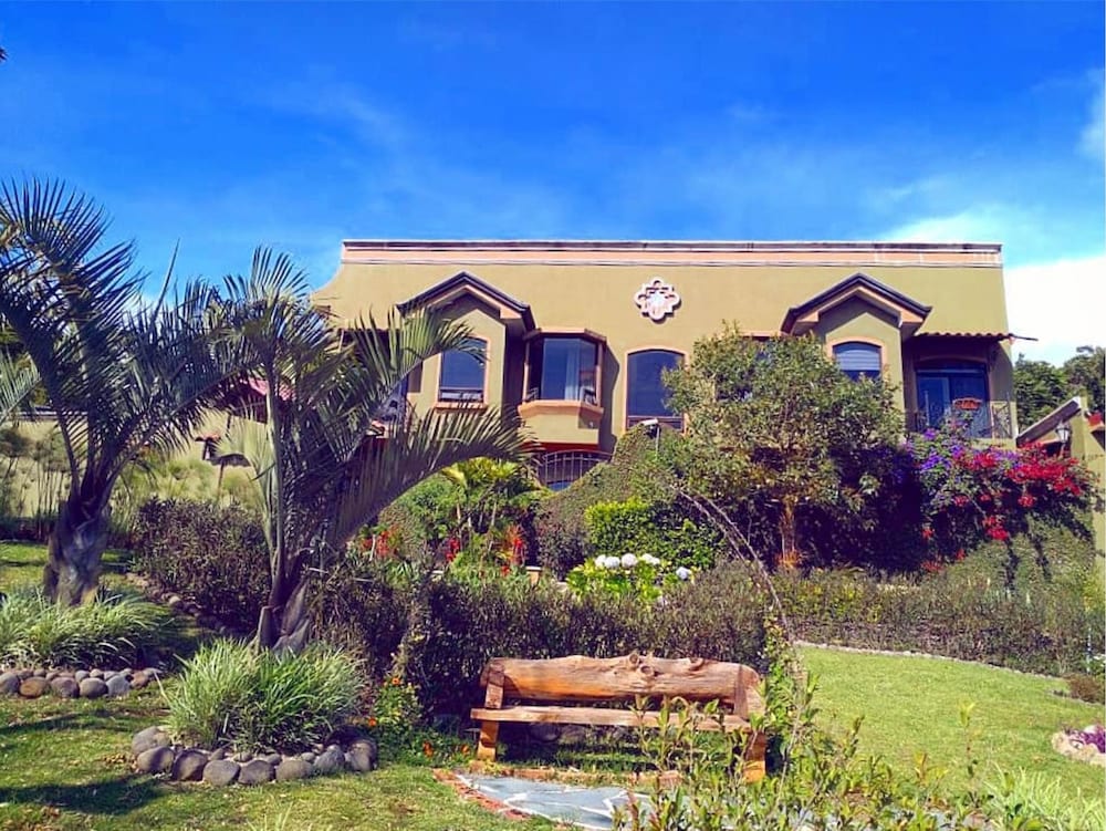 Casas Del Toro Apartments 36/40