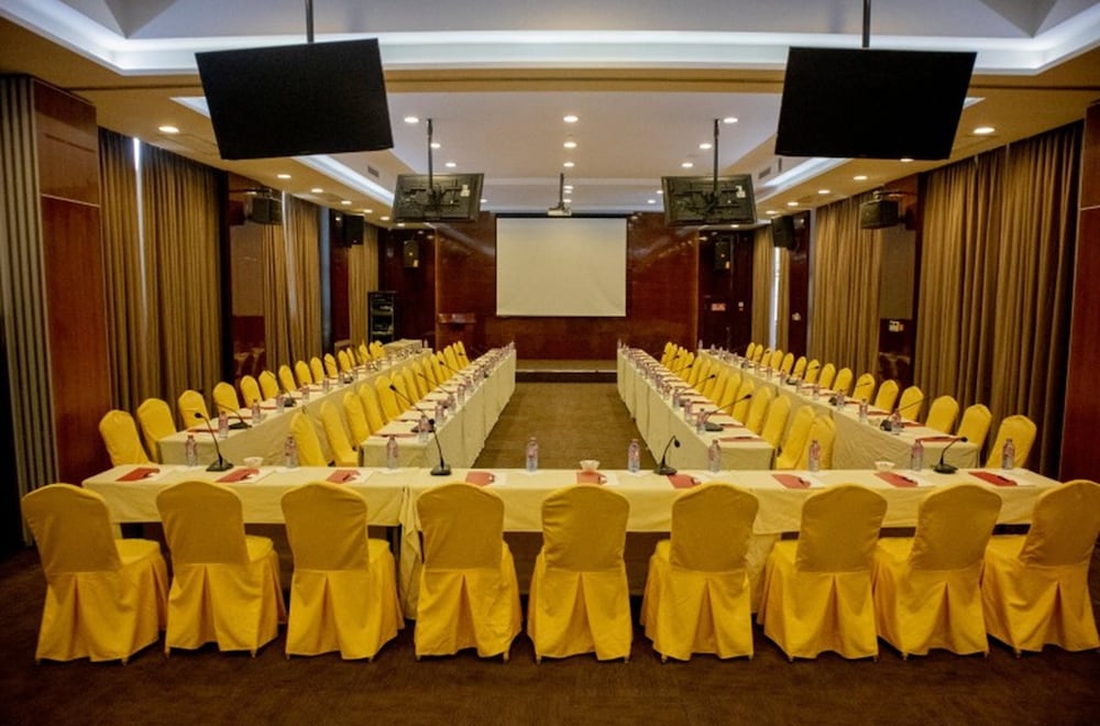 Tang Palace Hotel 64/71