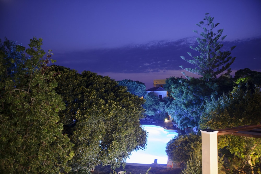 Kalydna Island Hotel 44/56