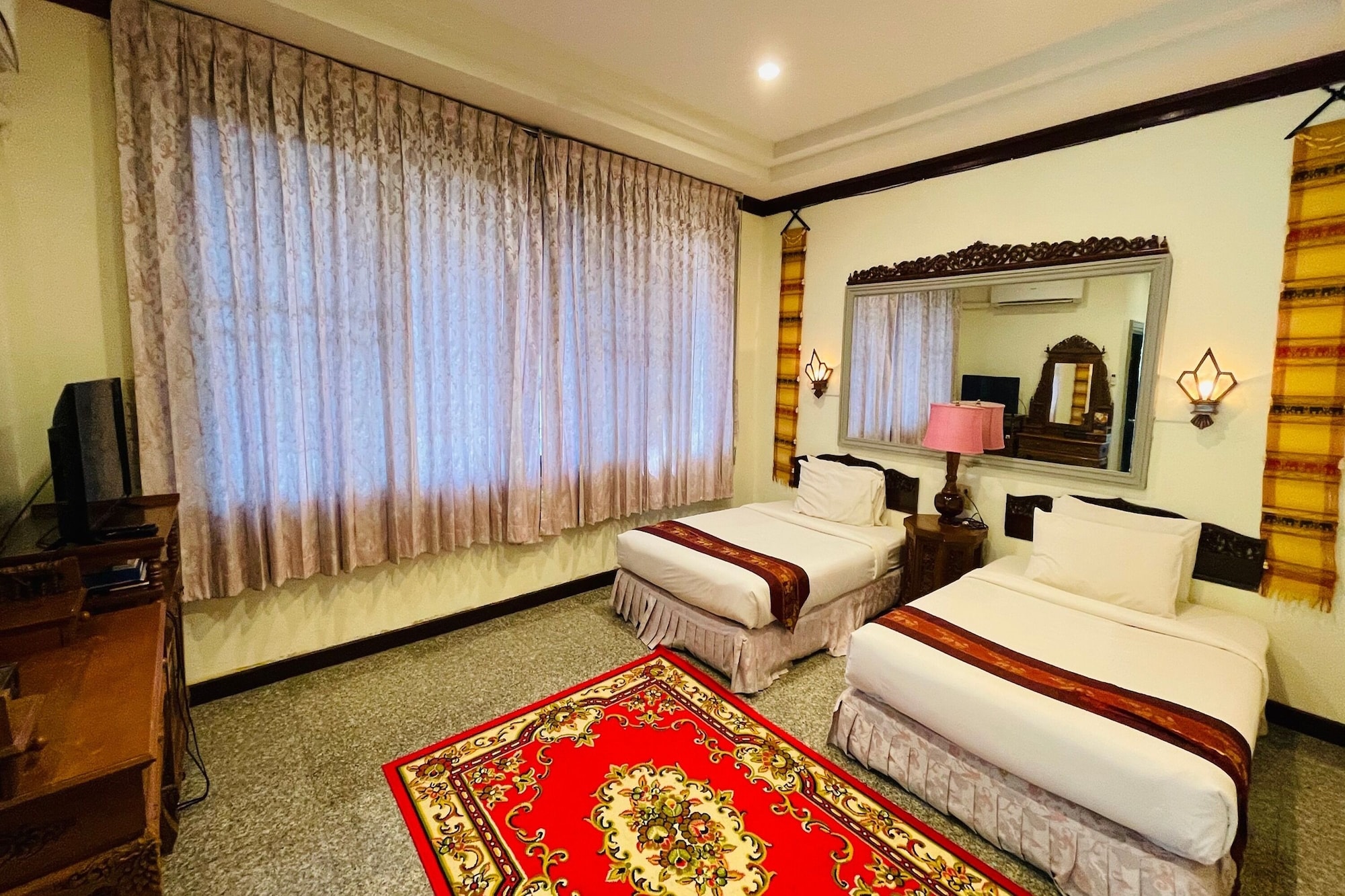 SUPERIOR, TWIN BEDS