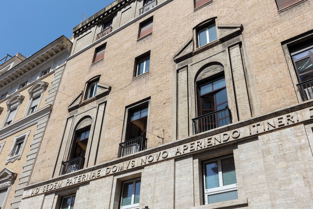 Prestigious Apartment Via Barberini 3/50