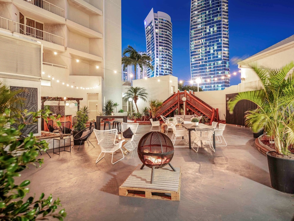 NOVOTEL SURFERS PARADISE 44/64