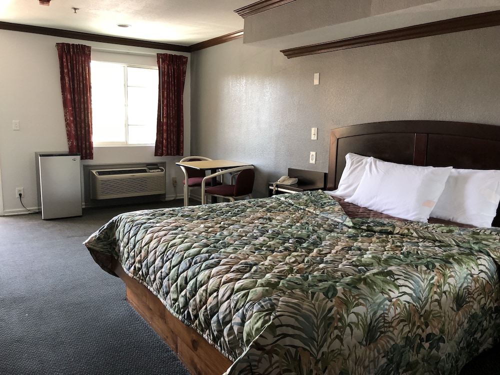 Starlight Inn Valley Blvd 8/29