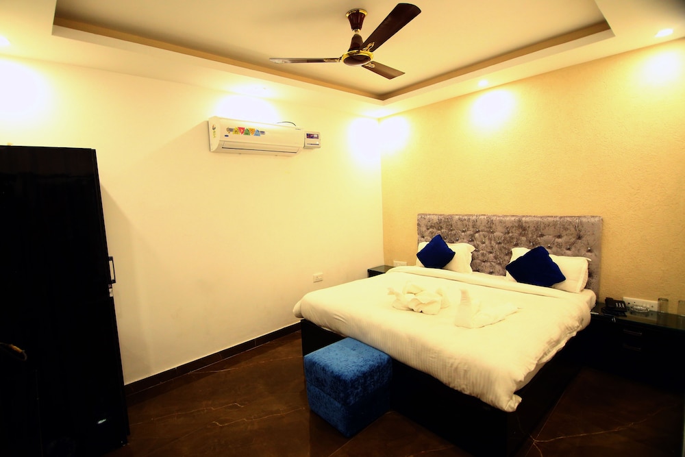 Hotel Gharonda 8/22