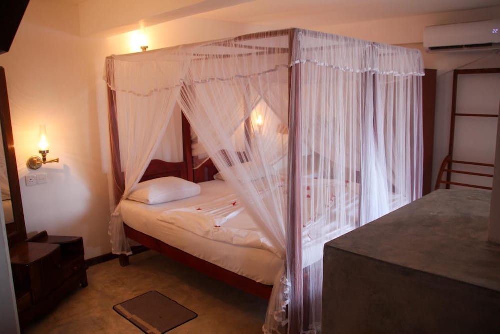 Shanthi Beach Resort 15/48