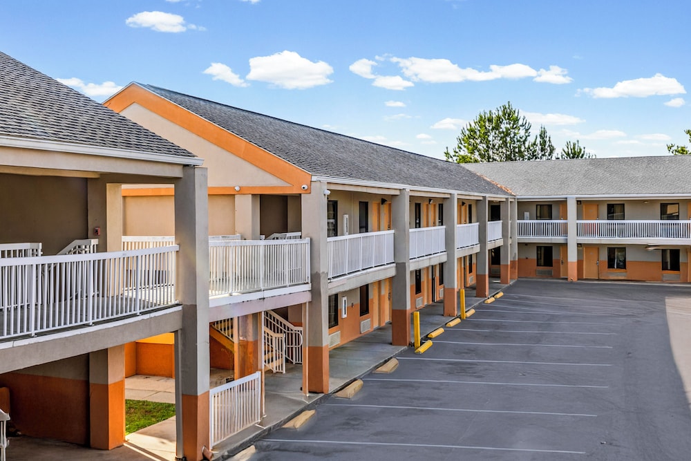 Magnolia Inn Townhouse Hattiesburg MS I-59 8/60