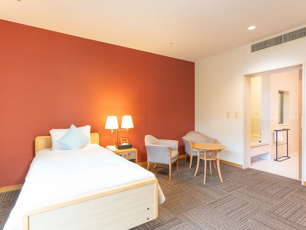 Universal, Single Bed