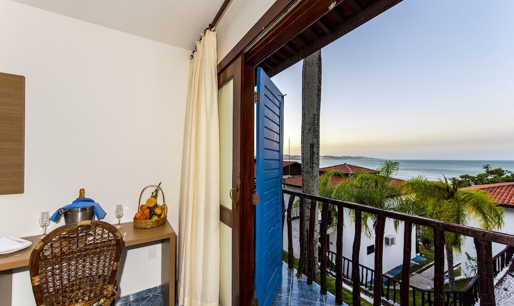 D Beach Resort 48/50