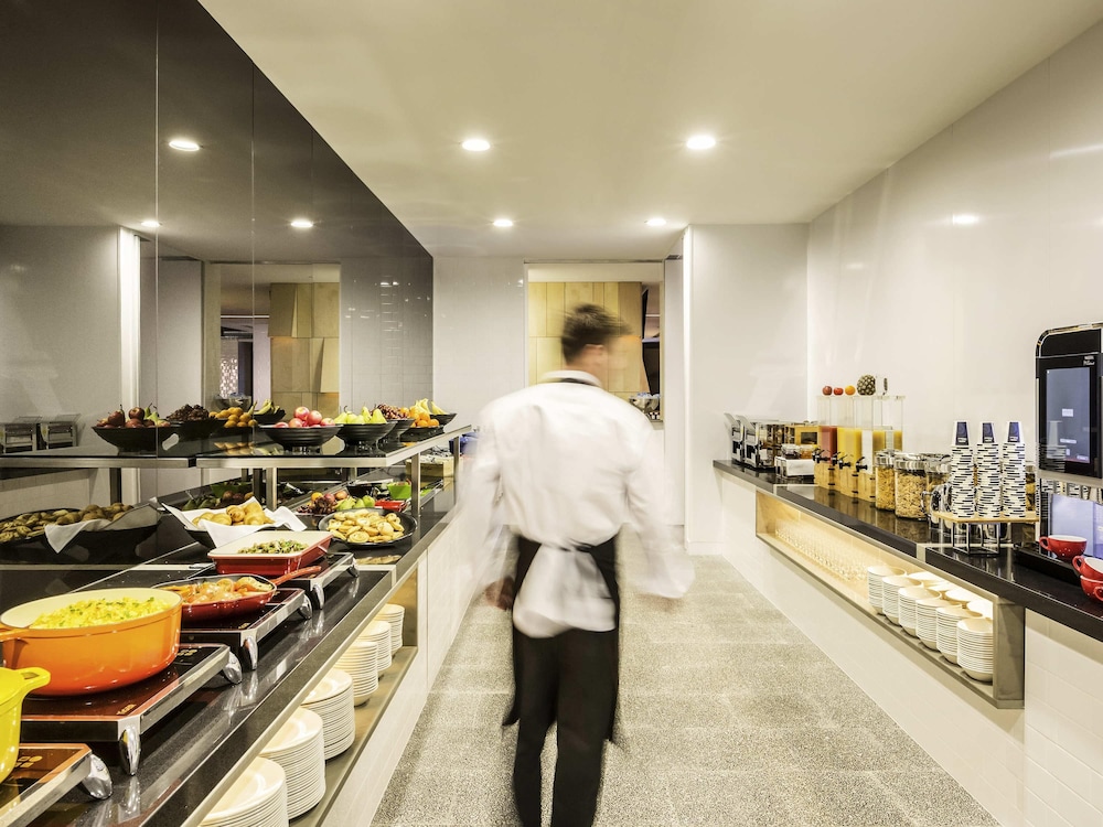 IBIS ADELAIDE 32/71