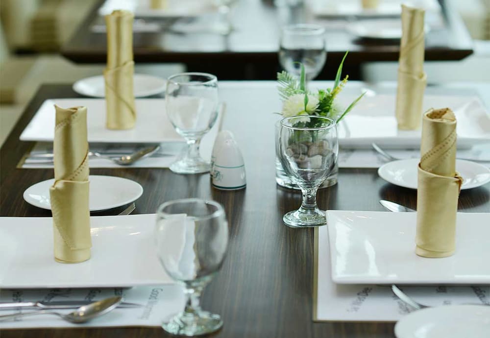 Pacific Regency Hotel Suites 43/70