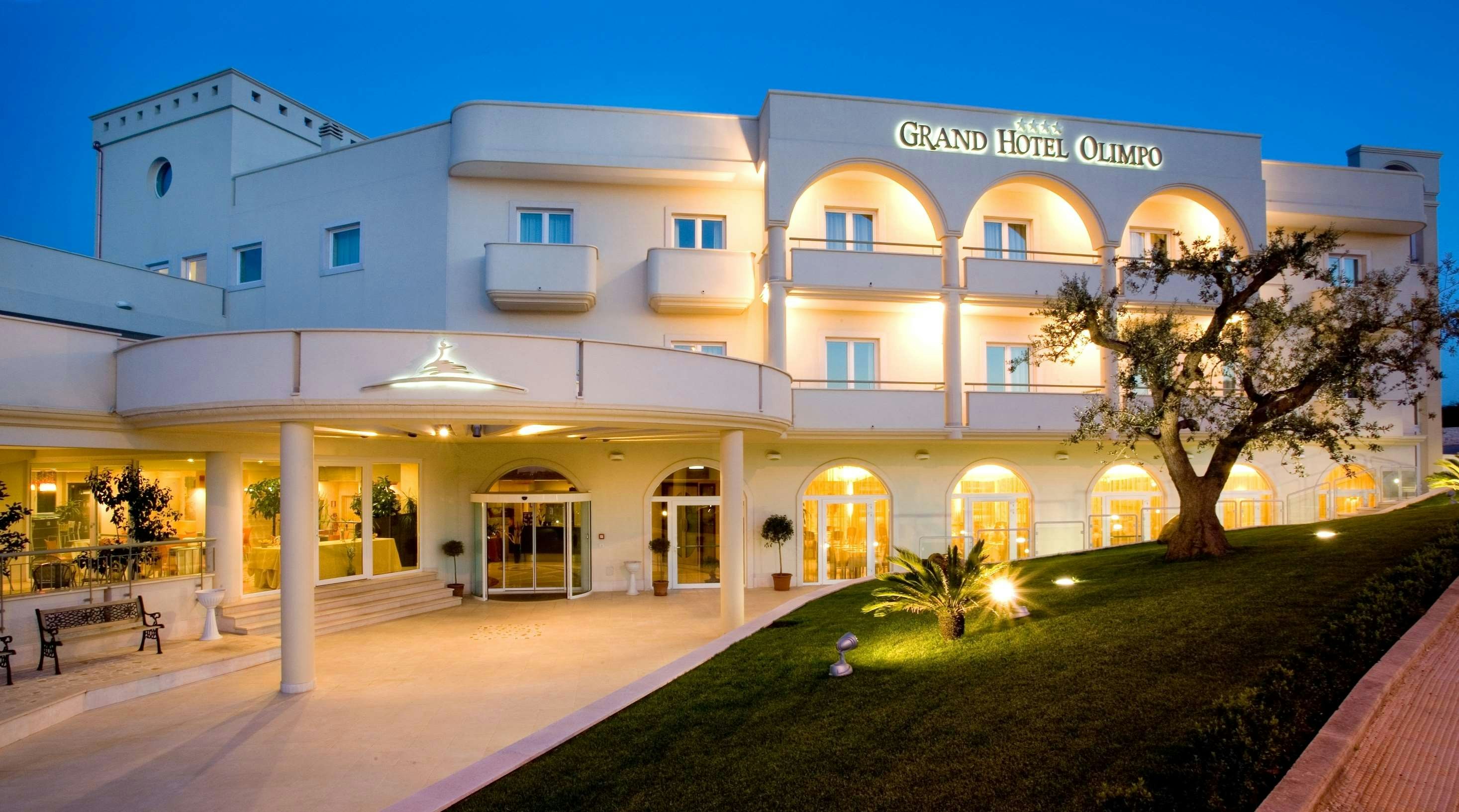 Grand Hotel Olimpo 1/46