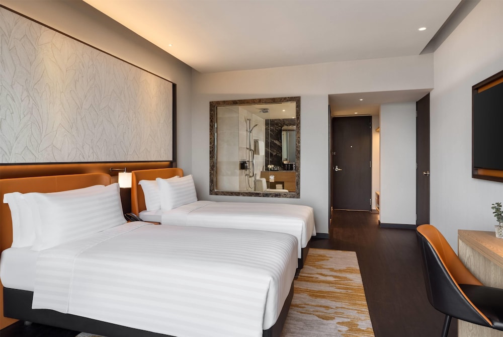 CLUB, EXECUTIVE, TWIN BEDS, SKYLINE VIEW