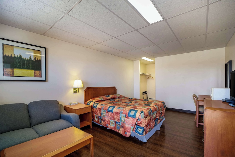 Canadas Best Value Inn Fort St John 8/21