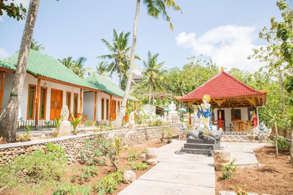 Kubu Reot Taman Asri in BALI