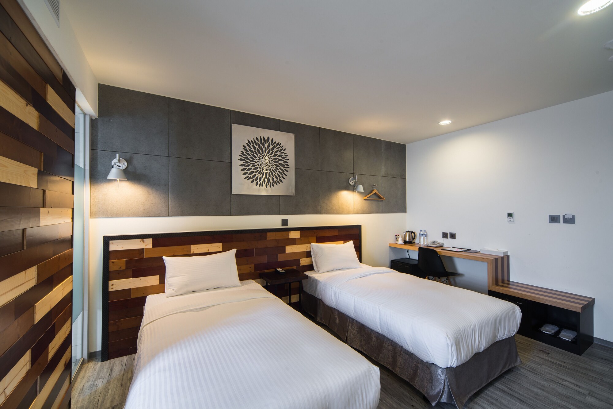 STANDARD, DOUBLE BED
