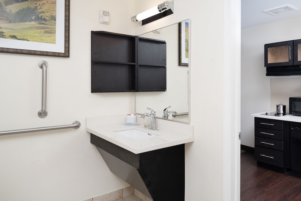 Candlewoods Suites Lacey 33/37