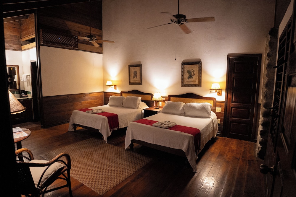 THE LODGE AT PICO BONITO 23/76