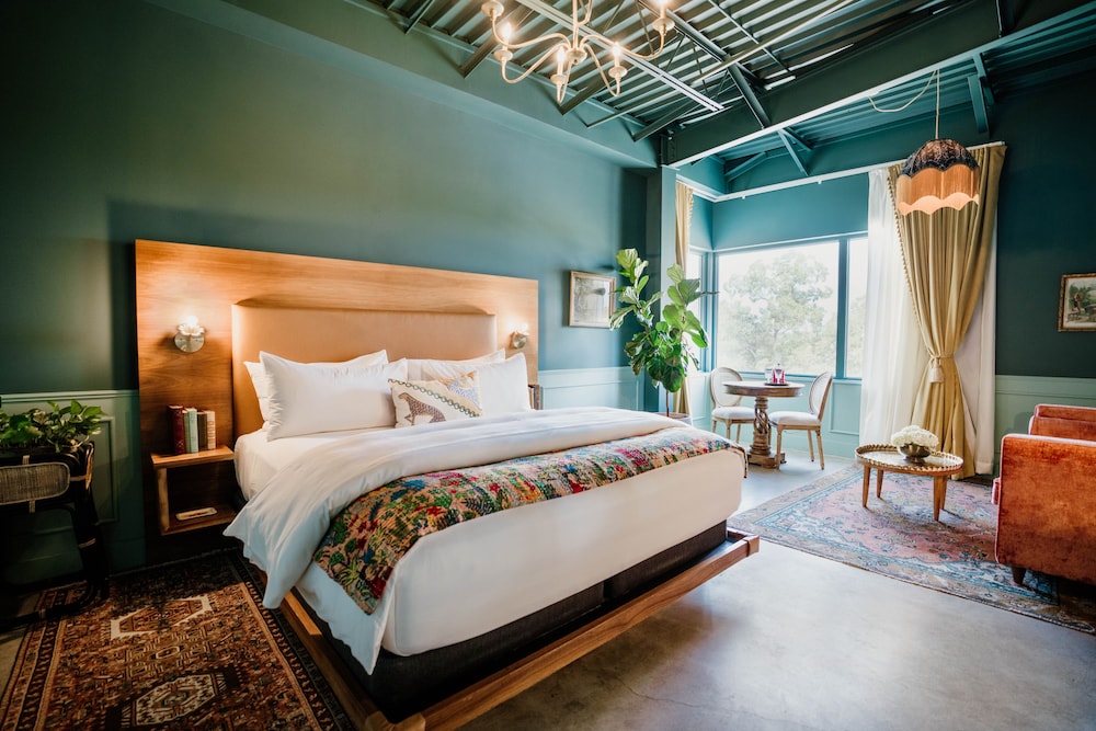The Frances Modern Inn 34/65