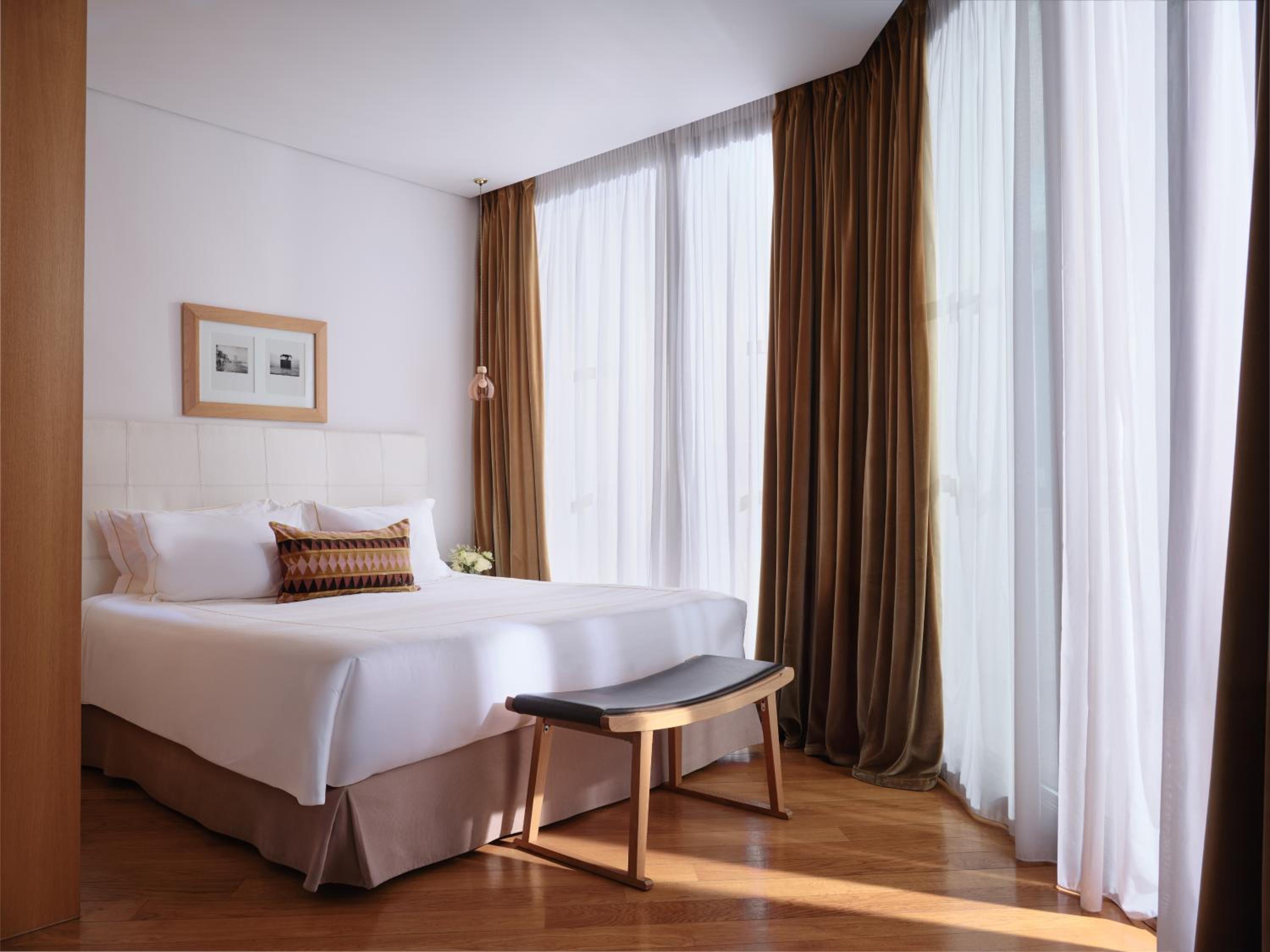 Excelsior Hotel 39/60