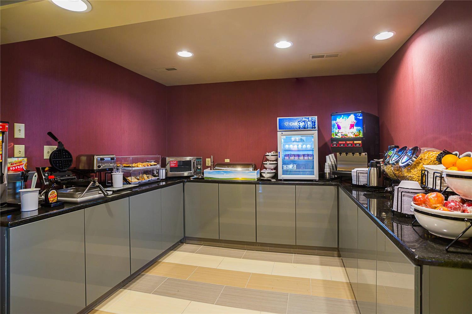 Clarion Inn & Suites Evansville Eastland Area 25/29
