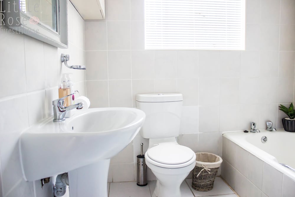 Little Rose Guesthouse & Self-Catering 45/50