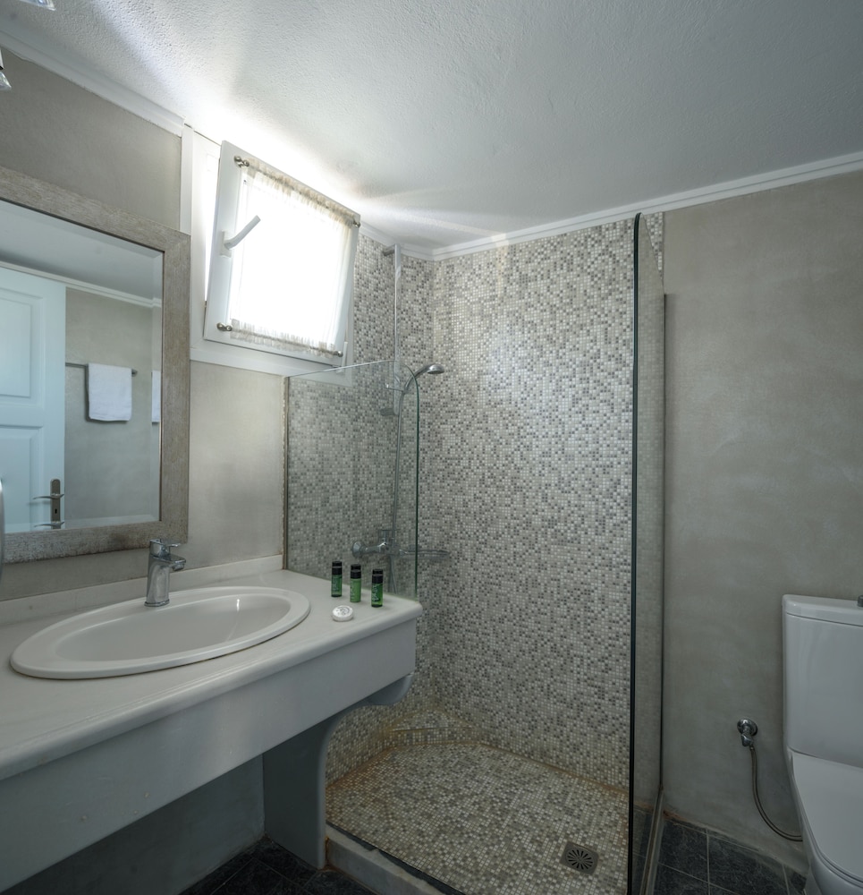 Alesahne Beach Hotel 72/74