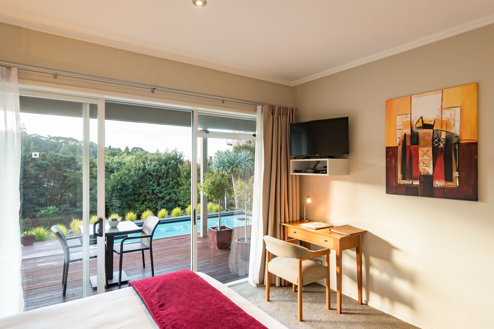 Decks of Paihia 38/44