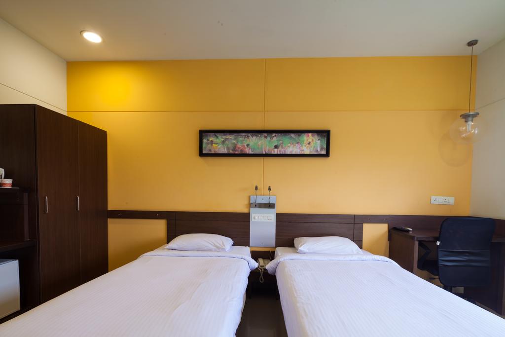 LUXURY, SINGLE, TWIN BEDS