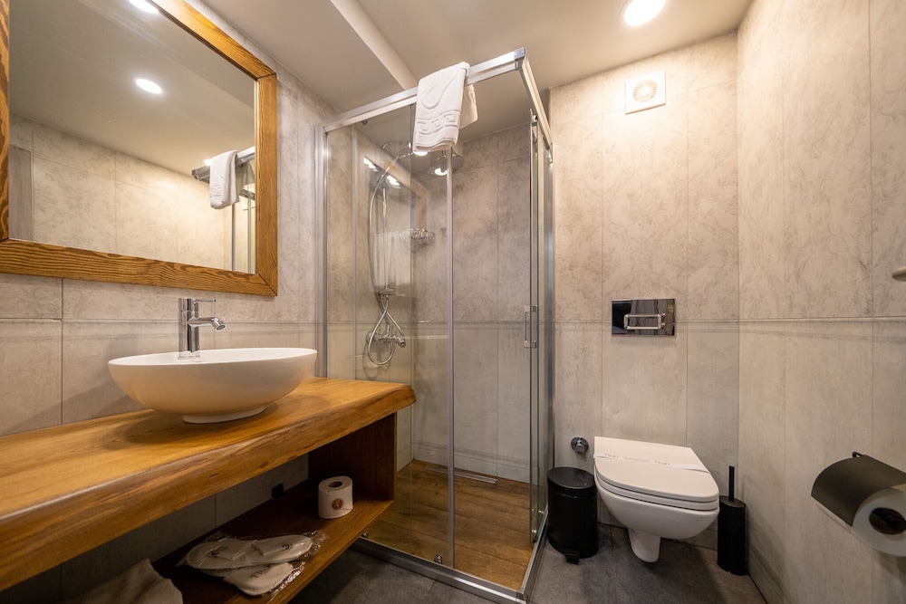Assos Troy Port Hotel 44/47