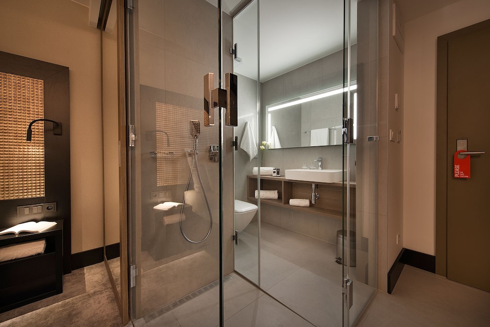 PREMIUM Hotel 18/69