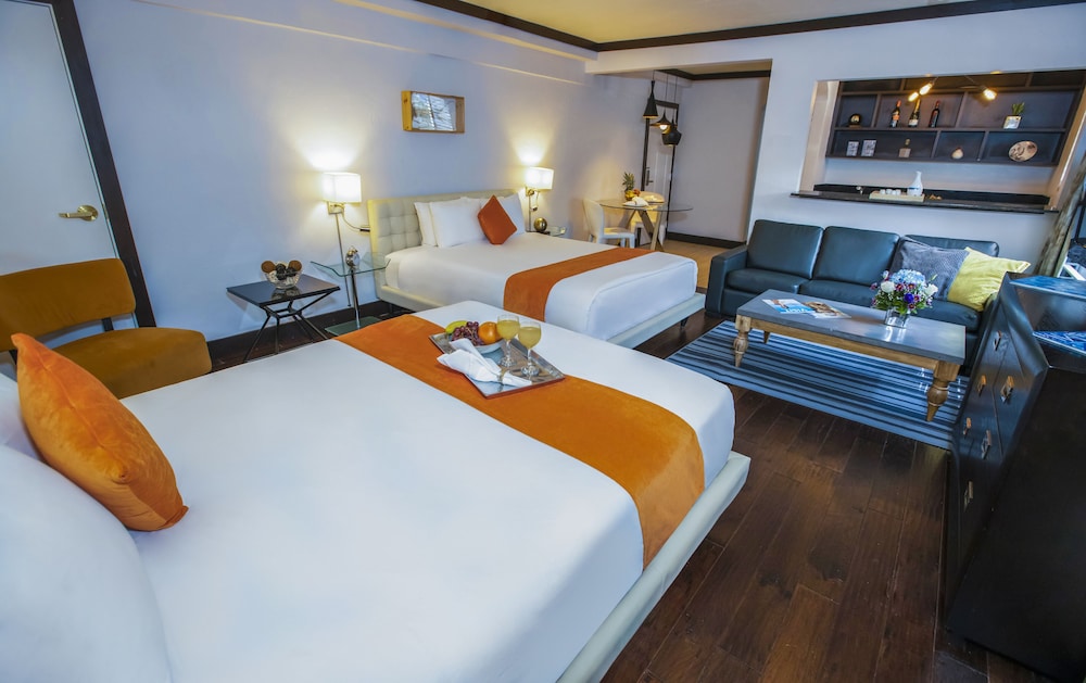 Lincoln Arms Suites 41/73