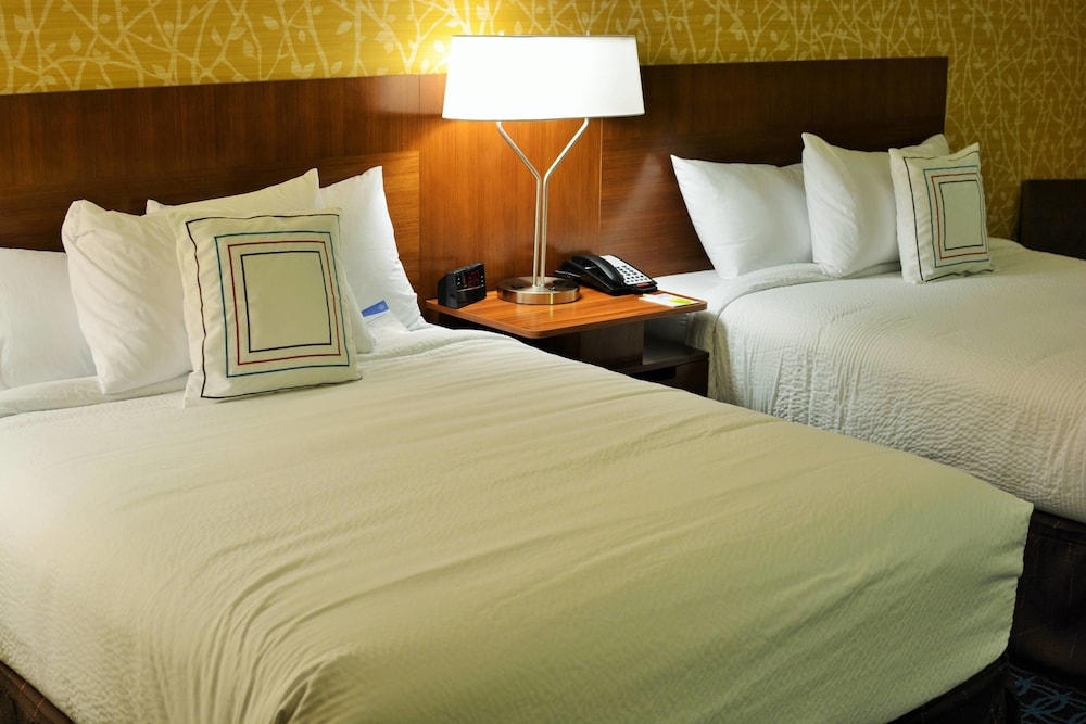 Fairfield Inn Suites Omaha Northwest 8/43