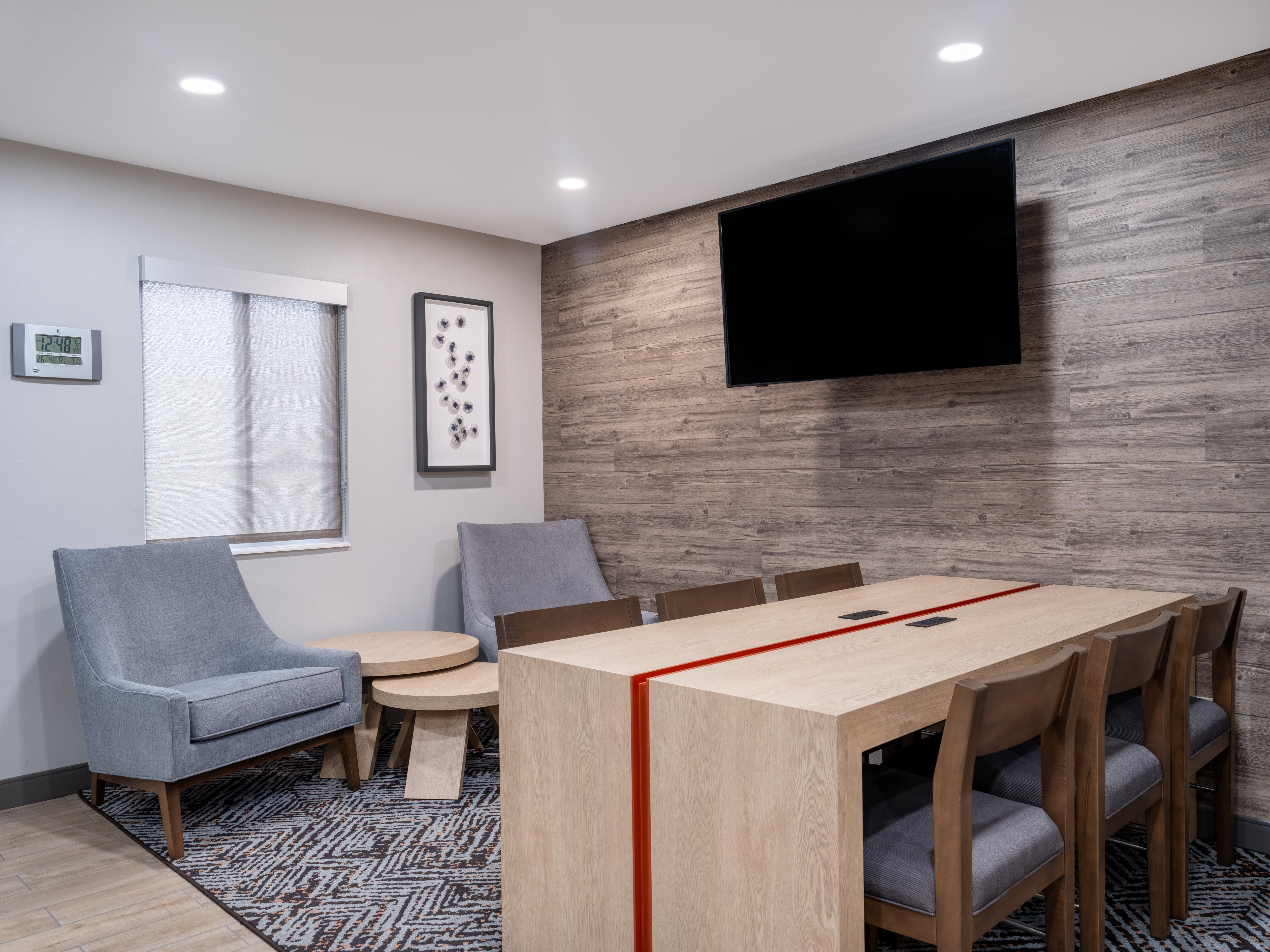 CANDLEWOOD SUITES ROCKFORD 33/38