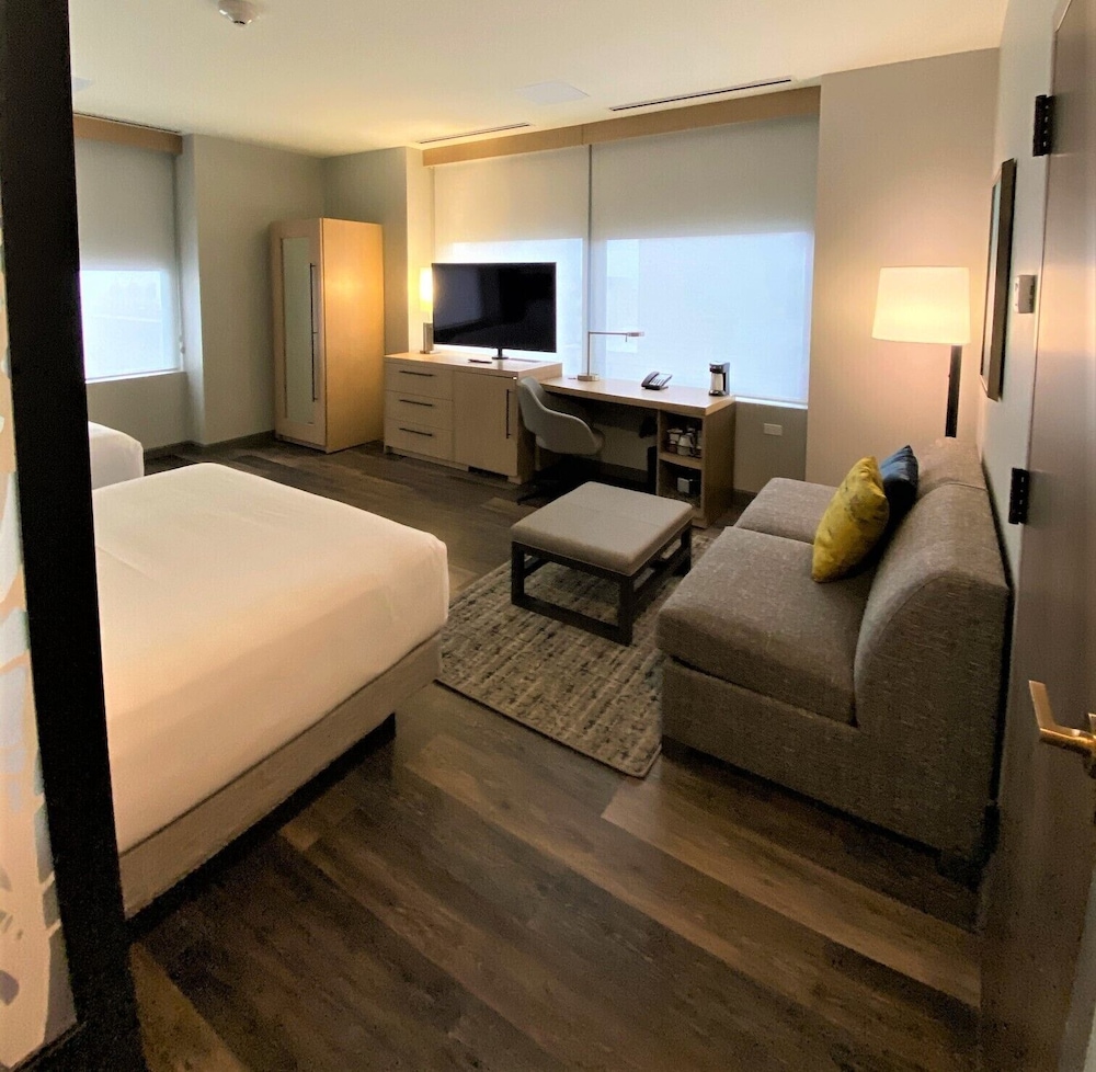 Hyatt Place Tulsa Downtown 25/74
