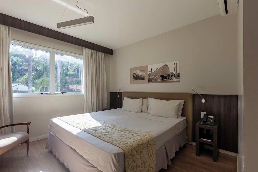 SUPERIOR, KING BED
