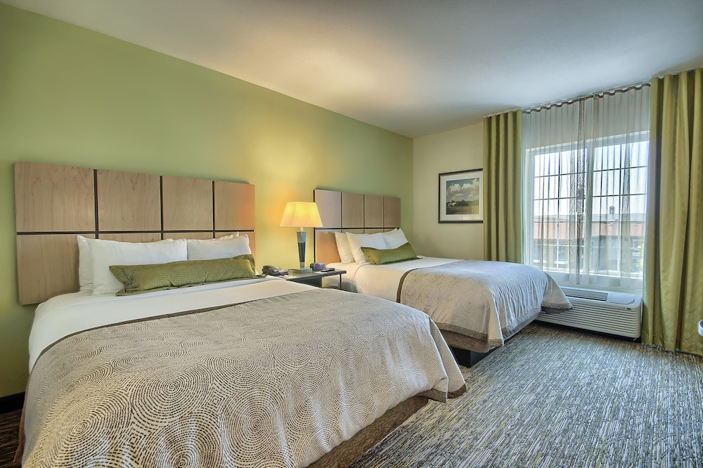 CANDLEWOOD SUITES COLUMBUS - GROVE CITY 7/40