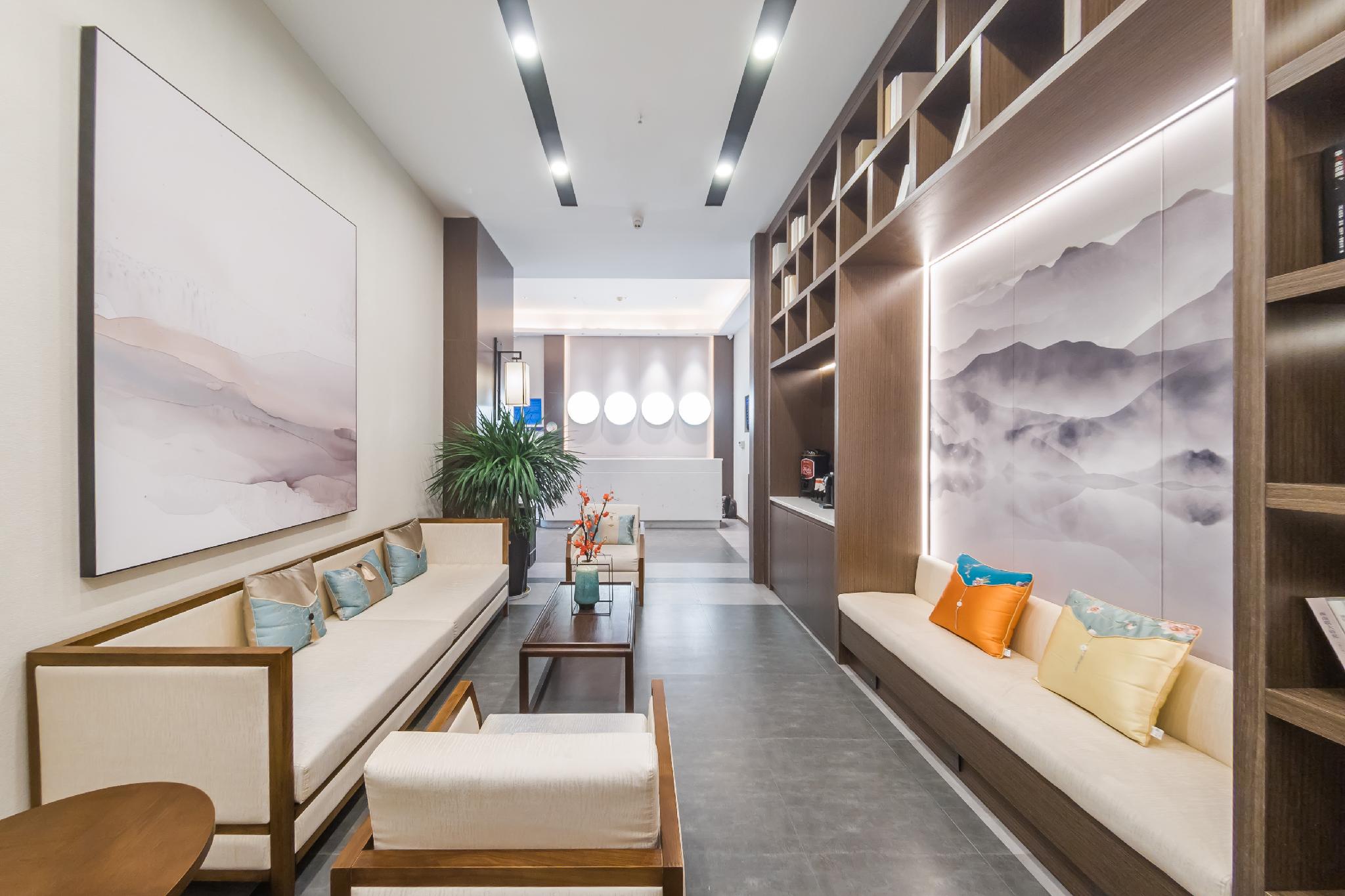 Fairyland Hotel (Kunming Nanping Pedestrian Street Baida) 38/42