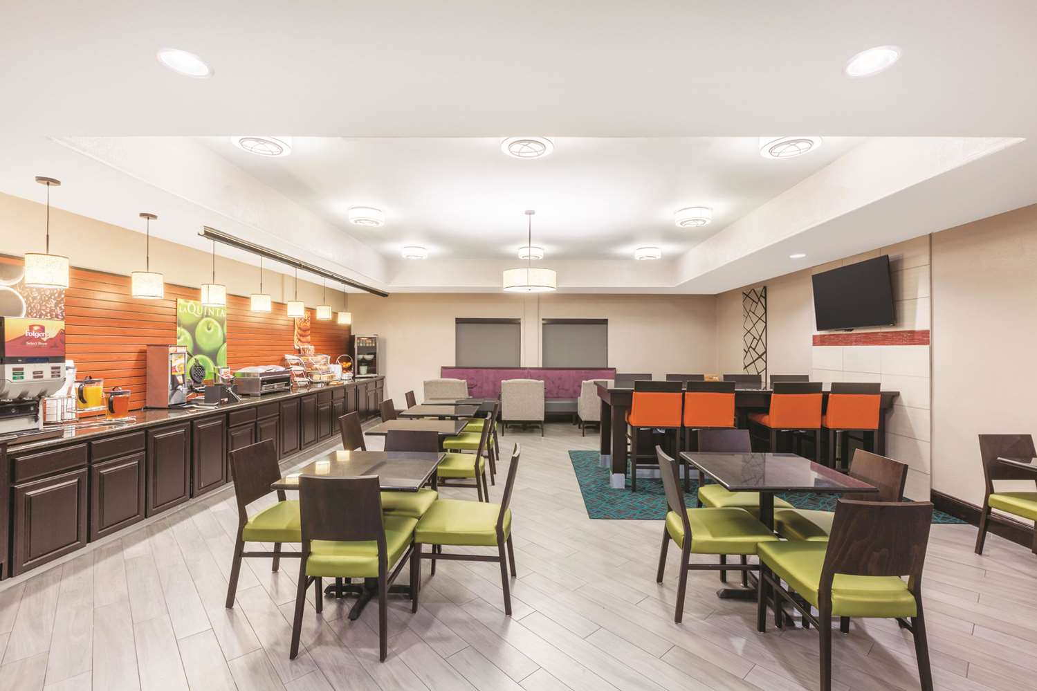 La Quinta Inn & Suites by Wyndham Houston Bush Intl Airpt E 18/30