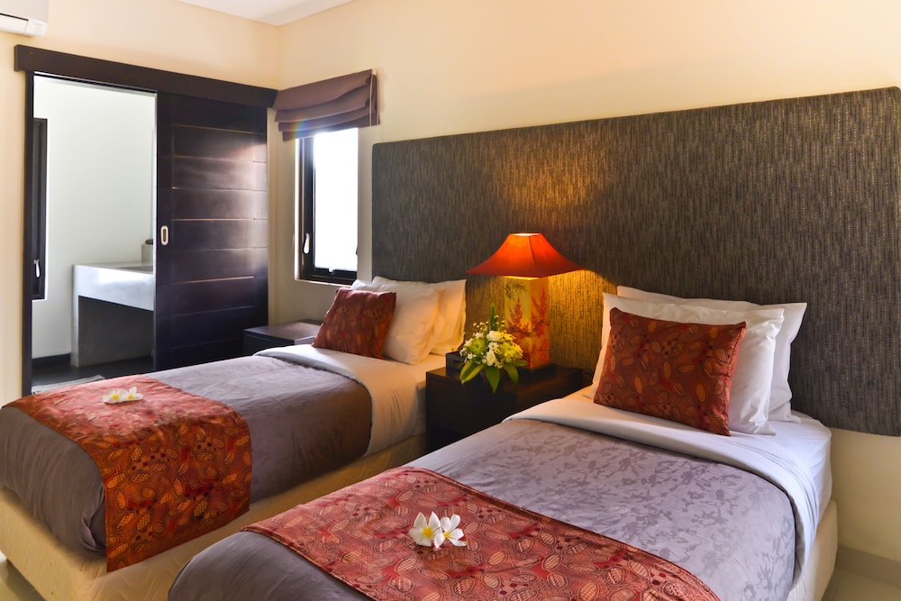 Elok Villas 17/38