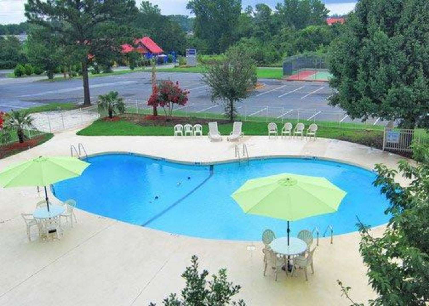 Clarion Hotel Fort Mill Near Amusement Park 35/35