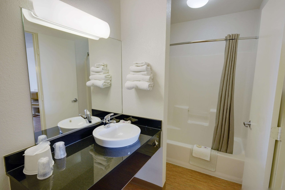 Motel6 Baytown, TX - Baytown East 32/63