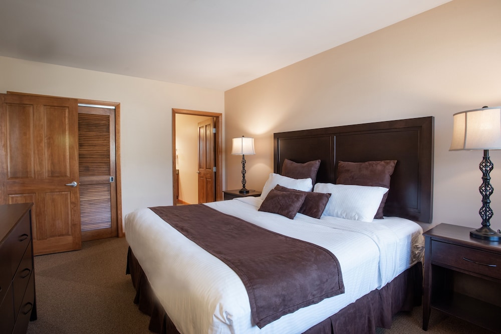 Zephyr Mountain Lodge 20/50