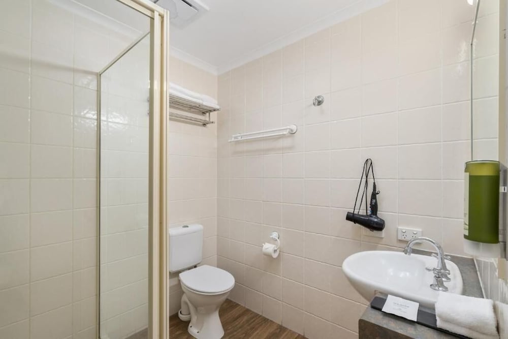استوديو عائلي بسرير كوين وسريرين منفصلين، Caboolture Central Motor Inn 4/5