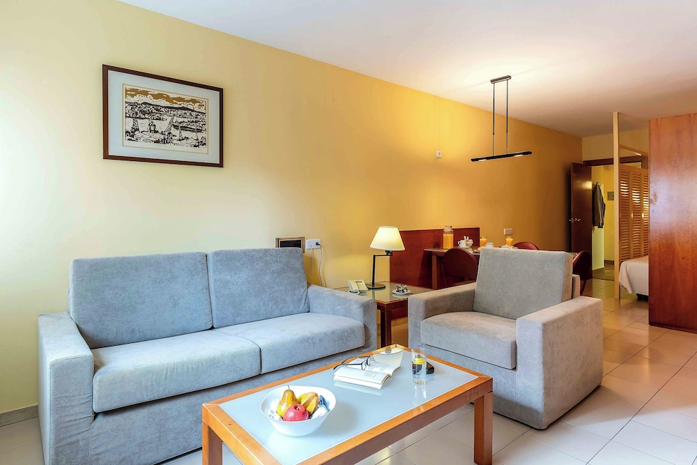 Aparthotel Bertran 85/109