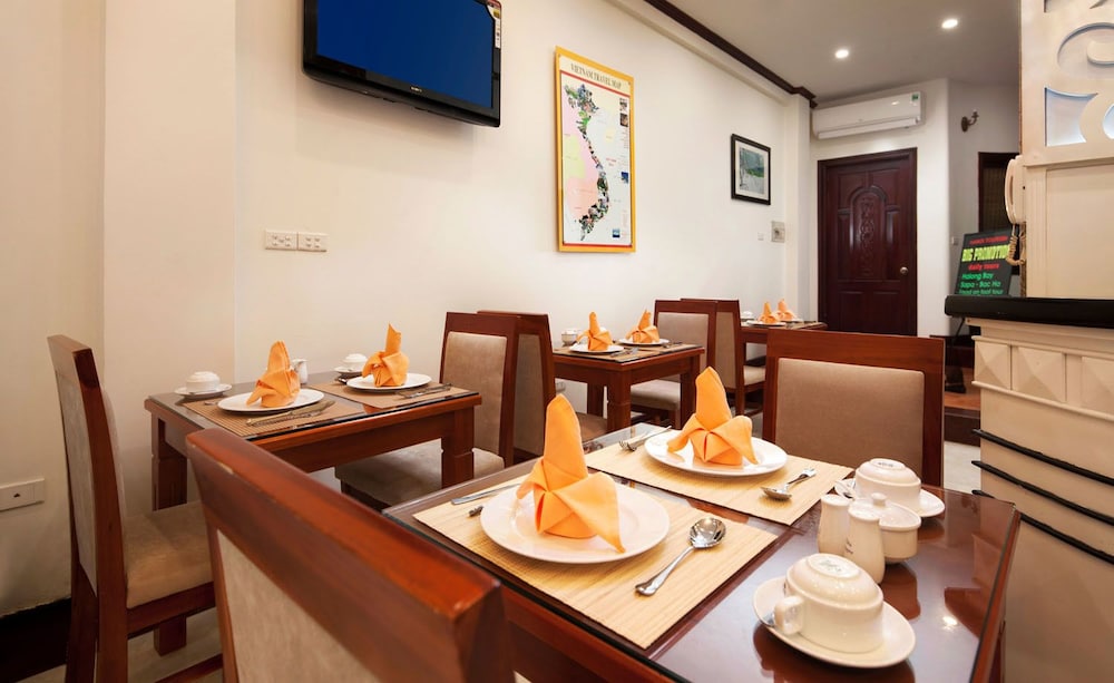 Hanoi Golden Moon Hotel 33/38