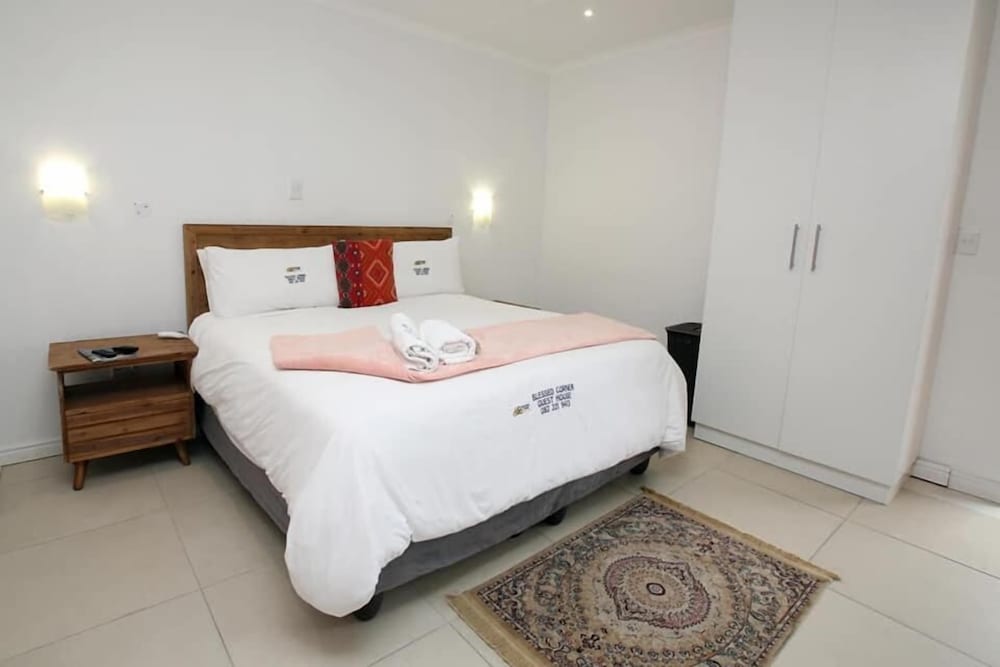 Blessed Corner Guest House 1/14