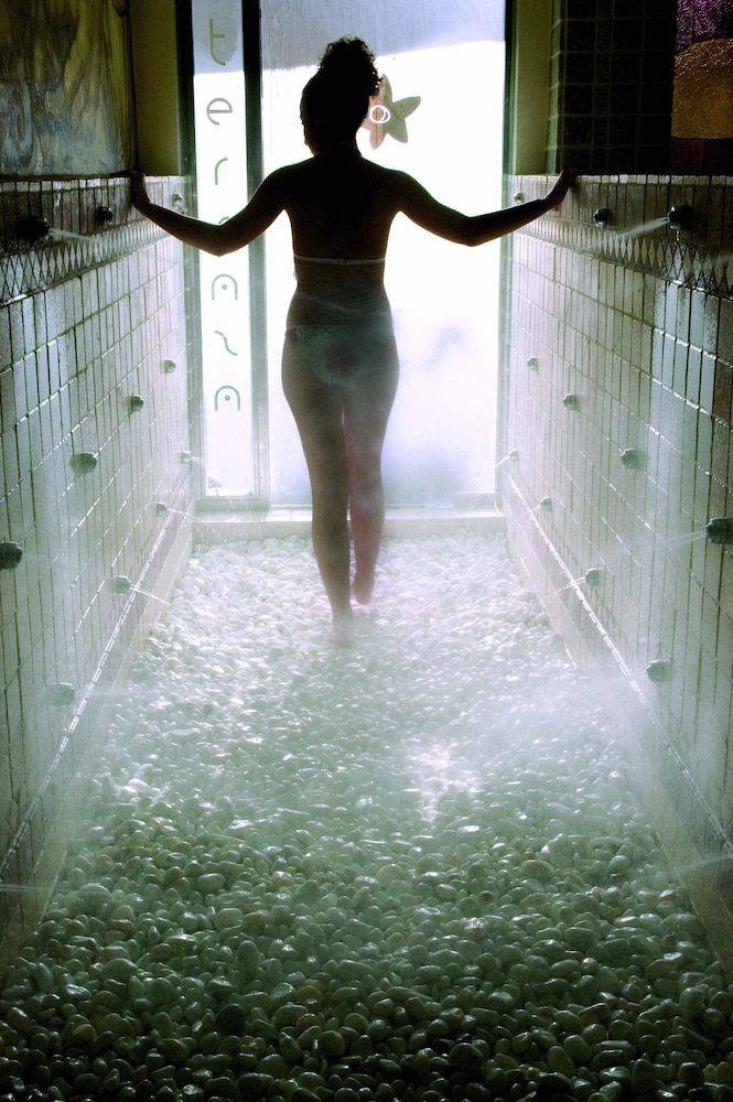 Hotel Los Angeles & Spa 20/50