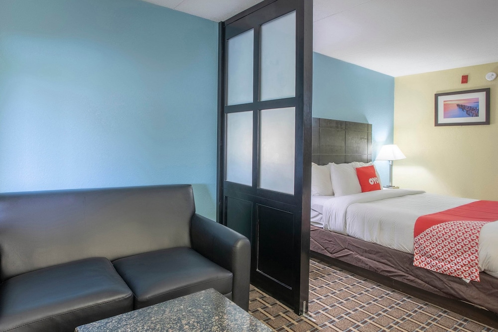 OYO Hotel Knoxville TN Cedar Bluff I-40 8/21