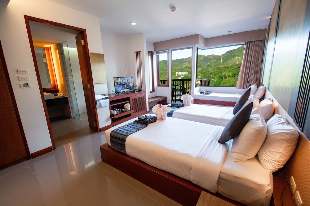 GRAND, DOUBLE OR TWIN BED